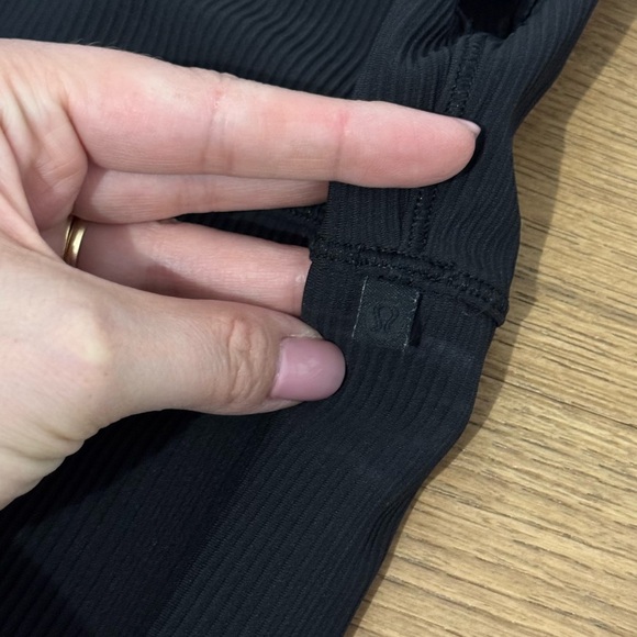 Lululemon Power Pivot Tank Top - Ribbed - Black - Size 0 - Picture 2 of 5